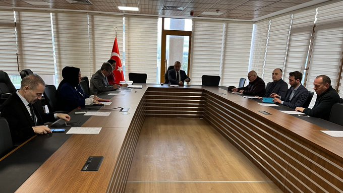Kaymakamımız Mahmut HERSANLIOĞLU başkanlığında İlçemiz Sosyal Yardımlaşma ve Dayanışma Vakfı toplantısı yapıldı.
